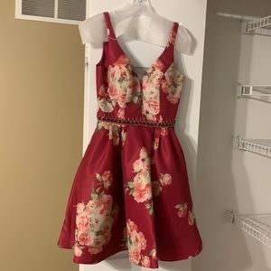 Sherrie Hill. Size 2. Floral